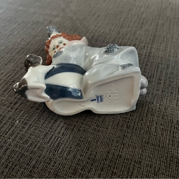 Vintage Pierrot with Puppy & Ball - Lladro Porcelain Figurine 5278 - Picture 3 of 5